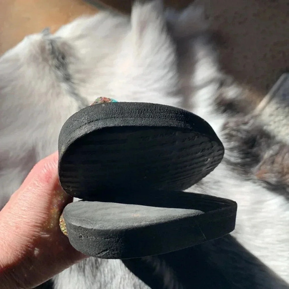 Yellow box flip flops size 7 1/2 multi colored stones - Picture 6 of 6